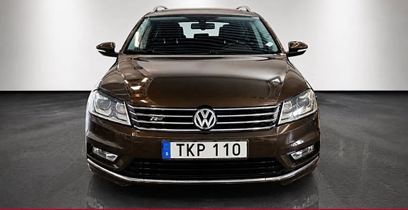 Volkswagen Passat 2 of 13