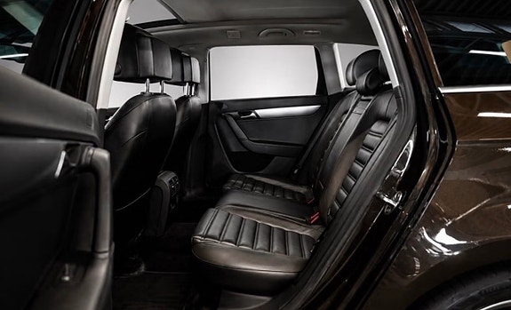 Volkswagen Passat 8 of 13