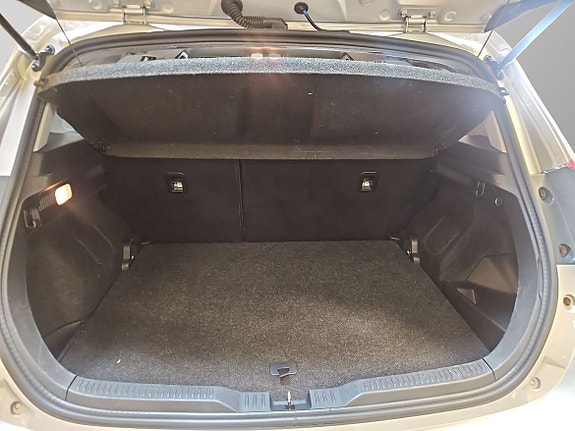 Toyota Auris 12 of 14