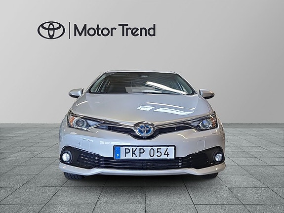 Toyota Auris 6 of 14