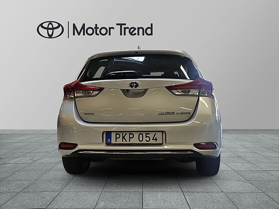 Toyota Auris 5 of 14