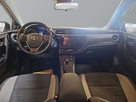 Toyota Auris 10 of 14