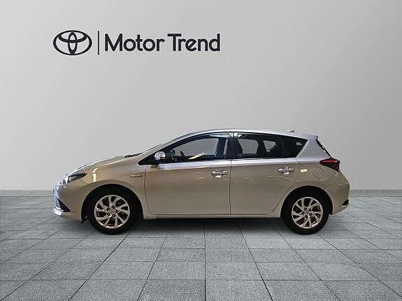 Toyota Auris 4 of 14