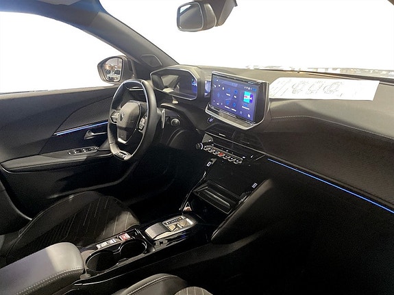 Peugeot 2008 11 of 15