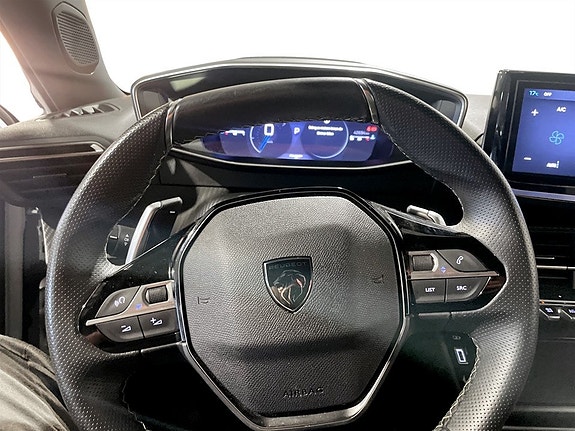 Peugeot 2008 7 of 15