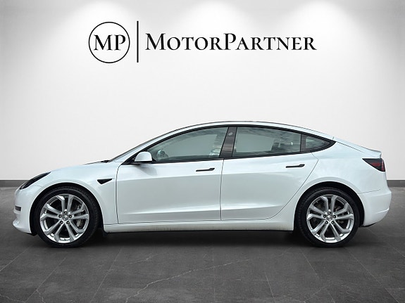 Tesla Model 3 5 of 20
