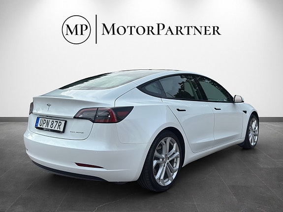 Tesla Model 3 8 of 20
