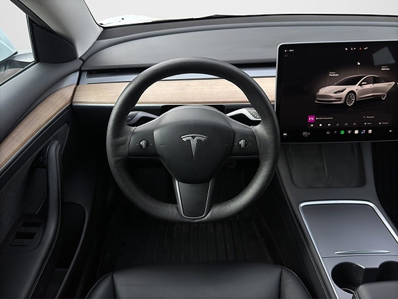 Tesla Model 3 13 of 20