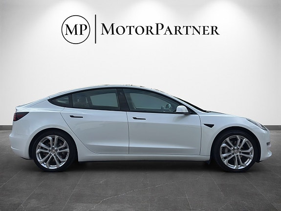 Tesla Model 3 9 of 20