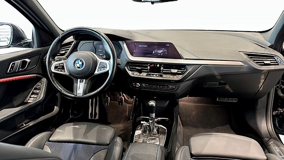 BMW 118i 4 of 9