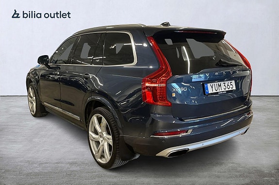 Volvo XC90 10 of 30