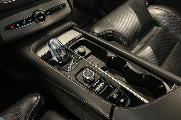 Volvo XC90 20 of 30