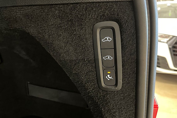 Volvo XC90 29 of 30
