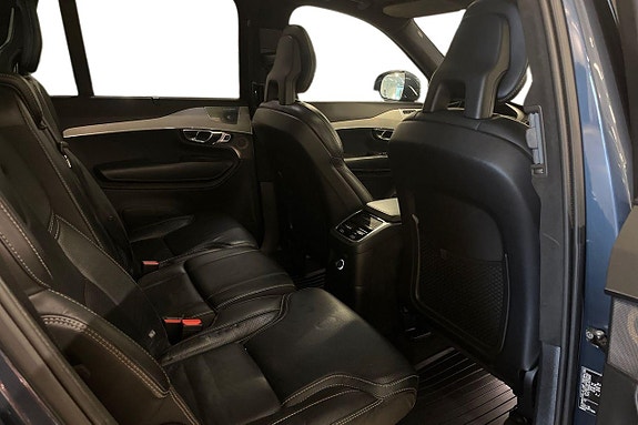 Volvo XC90 25 of 30