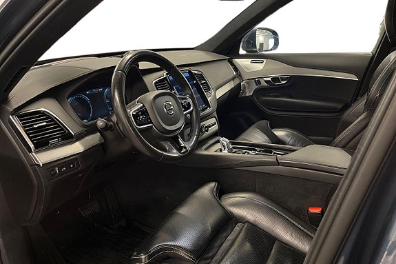 Volvo XC90 13 of 30
