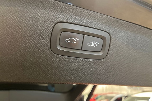 Volvo XC90 28 of 30