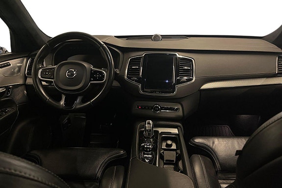 Volvo XC90 14 of 30
