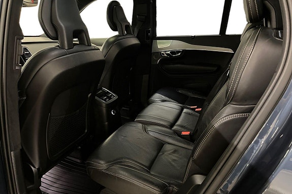 Volvo XC90 26 of 30