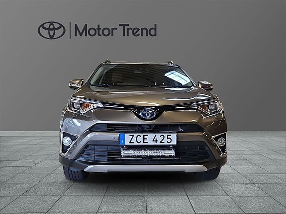 Toyota RAV4 6 of 22