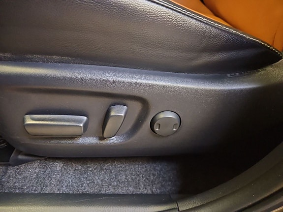 Toyota RAV4 16 of 22