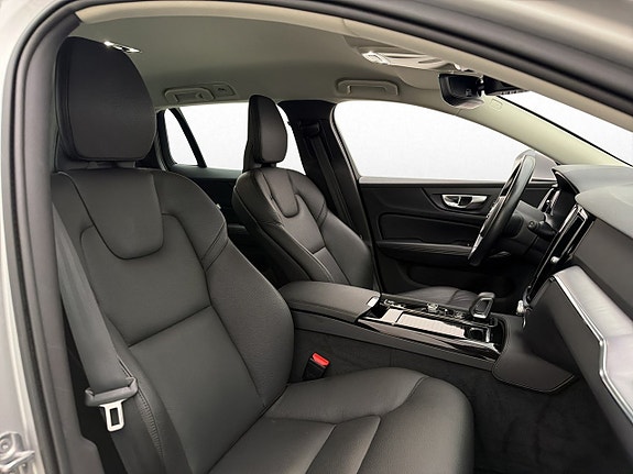 Volvo V60 11 of 30
