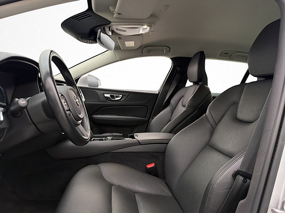 Volvo V60 13 of 30