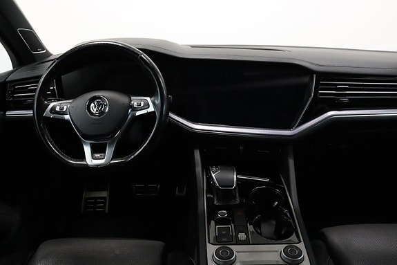 Volkswagen Touareg 11 of 30