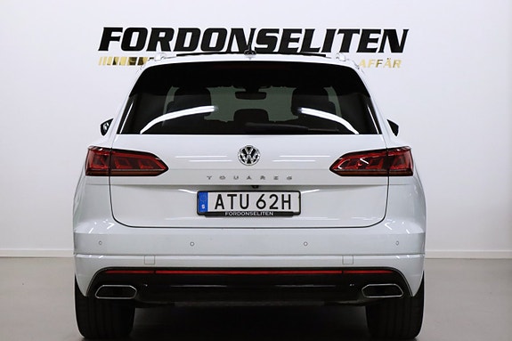 Volkswagen Touareg 4 of 30