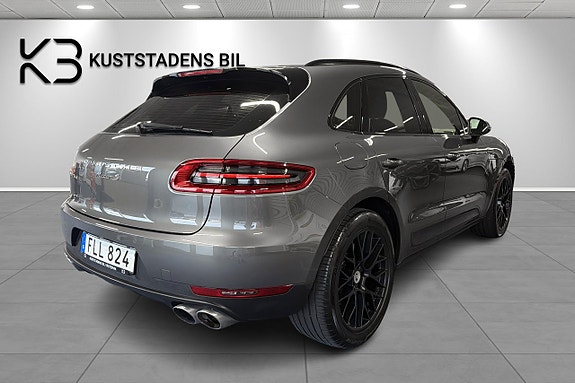 Porsche Macan 3 of 26