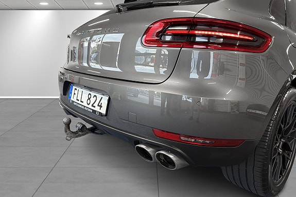 Porsche Macan 8 of 26