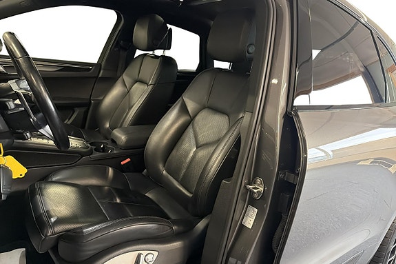 Porsche Macan 13 of 26