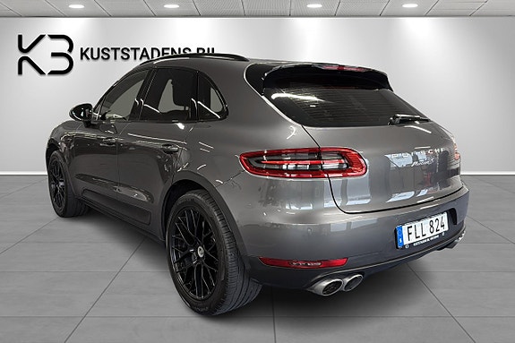 Porsche Macan 5 of 26