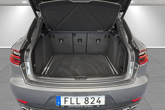 Porsche Macan 10 of 26