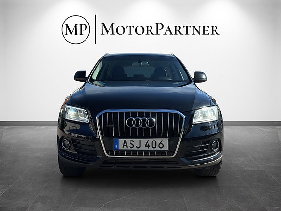 Audi Q5 2 of 17