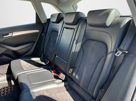 Audi Q5 10 of 17