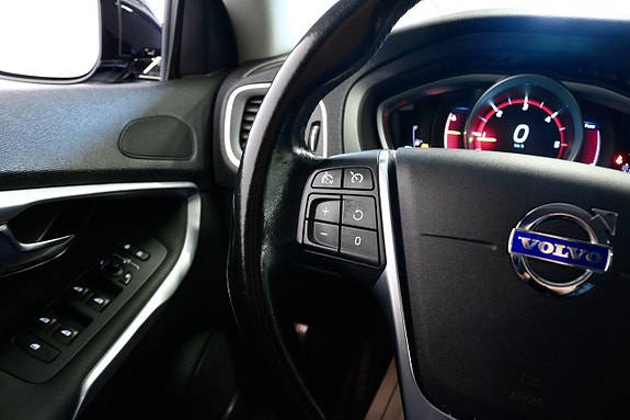 Volvo V40 12 of 17