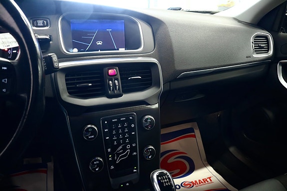Volvo V40 14 of 17