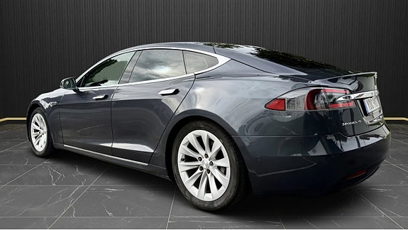 Tesla Model S 3 of 10