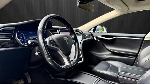 Tesla Model S 5 of 10