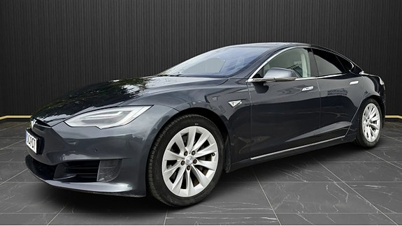 Tesla Model S 2 of 10