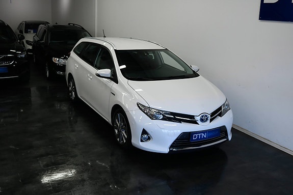 Toyota Auris 4 of 12