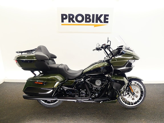 Harley-Davidson Ultra Limited FLHTK 2 of 7