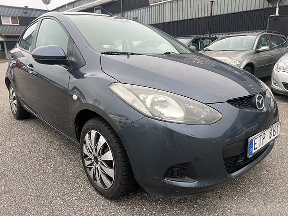 Mazda 2 3 of 8