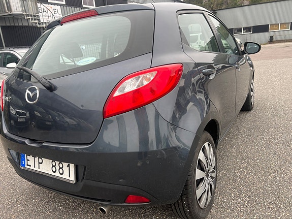 Mazda 2 6 of 8