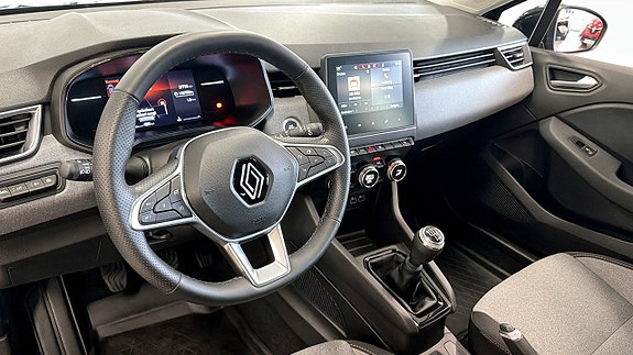 Renault Clio 12 of 21