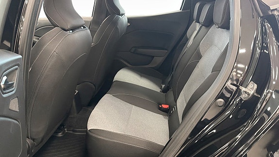 Renault Clio 9 of 21