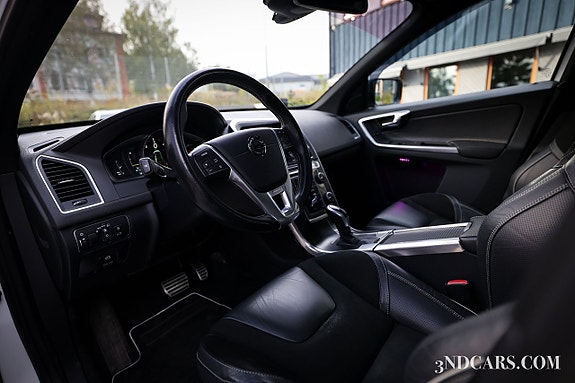 Volvo XC60 10 of 19