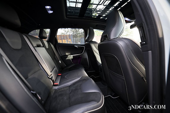 Volvo XC60 15 of 19