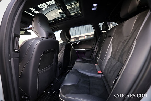 Volvo XC60 12 of 19