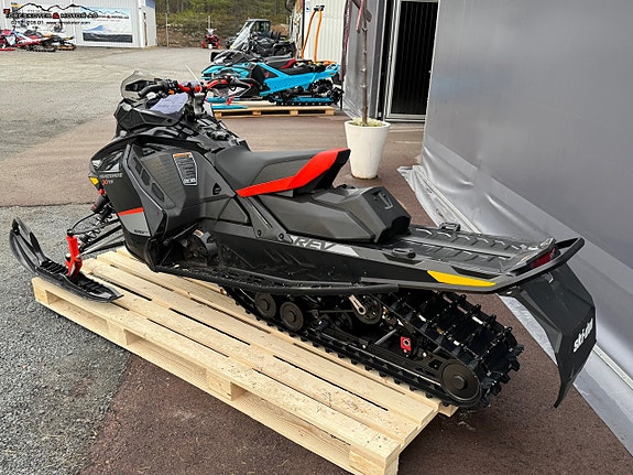 Ski-Doo Renegade X-RS 850 E-TEC 4 of 5